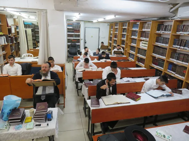 קול התורה ממלא את ההיכל