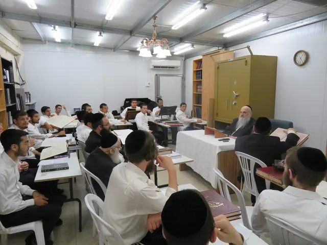 בברכת גדולי ישראל למוסדות