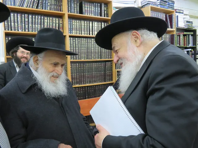 נשיא המוסדות זצ״ל עם מרן ראש ישיבת מאור התלמוד
