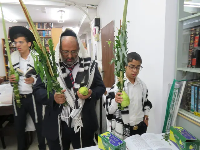 נטילת ארבעת המינים בהיכל