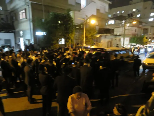 מהלוויה של מרת שרה צדוק ע״ה