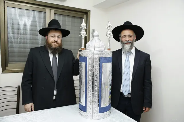 מעמד הכנסת ספר התורה להיכל יוסף שלום — תמונה 1