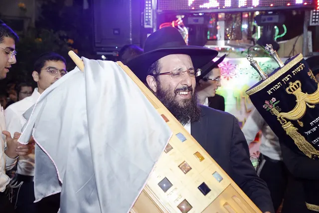 מעמד הכנסת ספר התורה להיכל יוסף שלום — תמונה 11