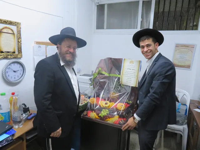 בני הכולל מפרגנים אחד לשני בשמחות