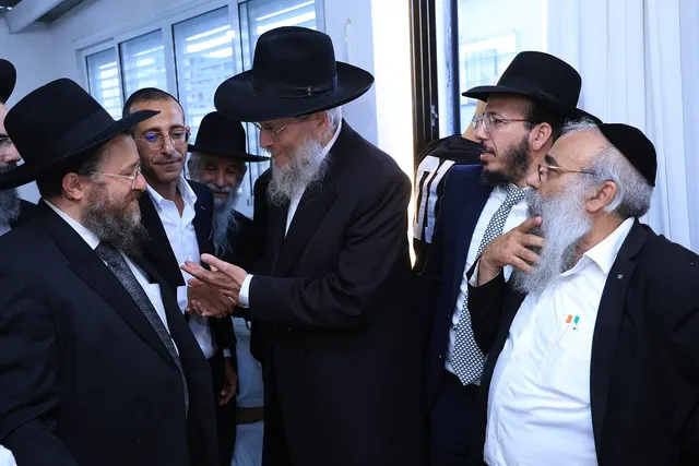 מעמד הכנסת ספר התורה לע״נ התינוק יוסף נחשוני ע״ה — תמונה 1