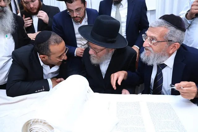 מעמד הכנסת ספר התורה לע״נ התינוק יוסף נחשוני ע״ה — תמונה 5