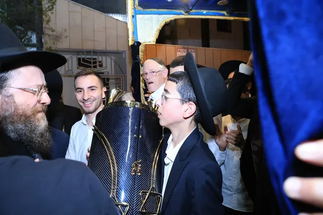 מעמד הכנסת ספר התורה לע״נ התינוק יוסף נחשוני ע״ה — תמונה 26